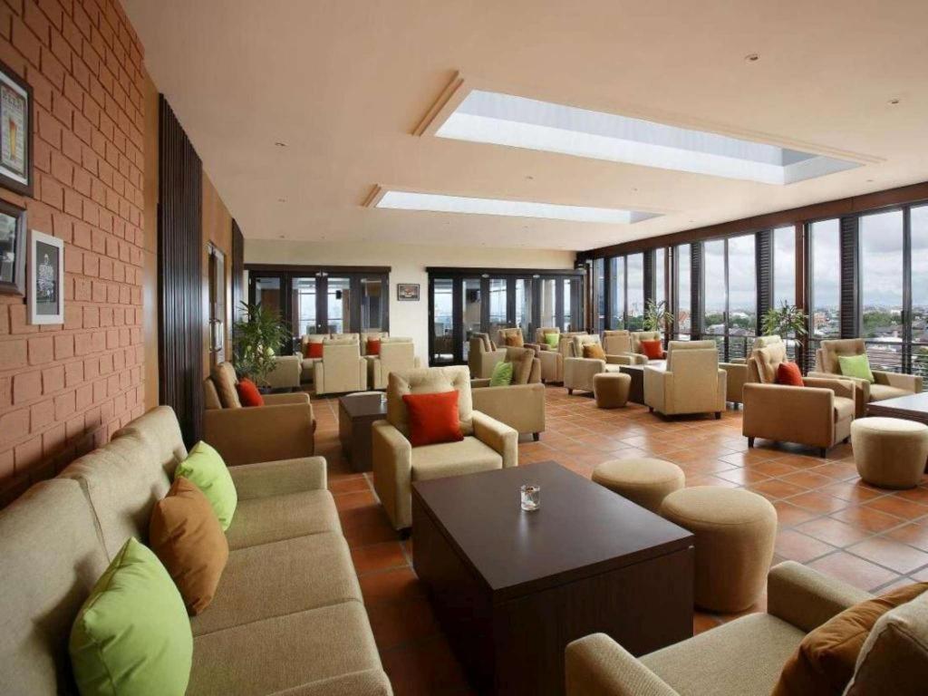 Hotel Santika Makassar Exterior foto