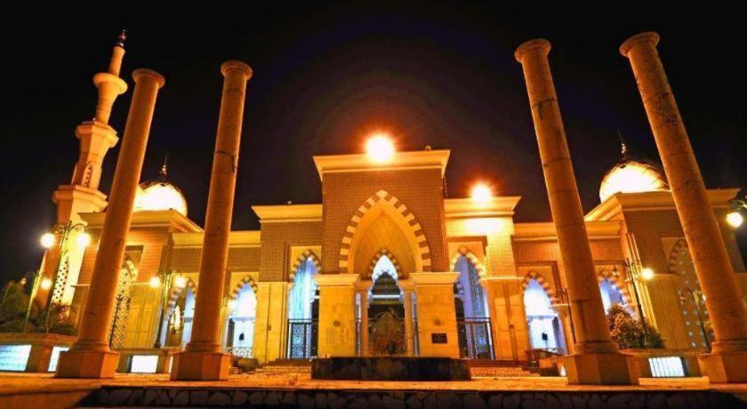 Hotel Santika Makassar Exterior foto