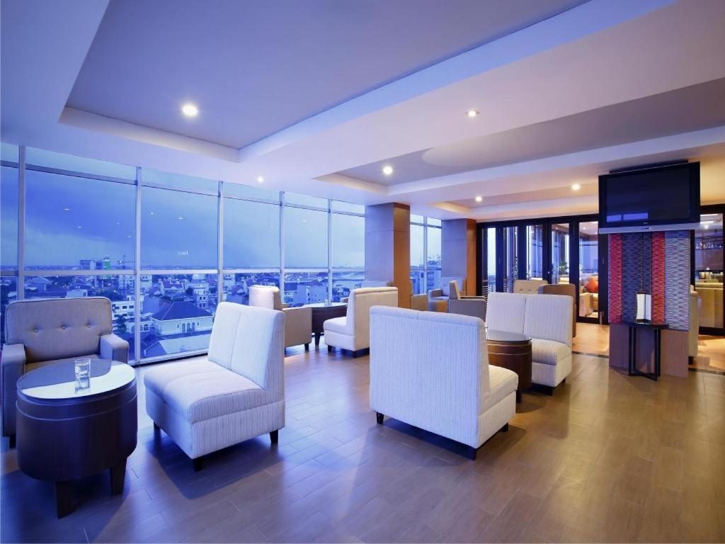 Hotel Santika Makassar Exterior foto