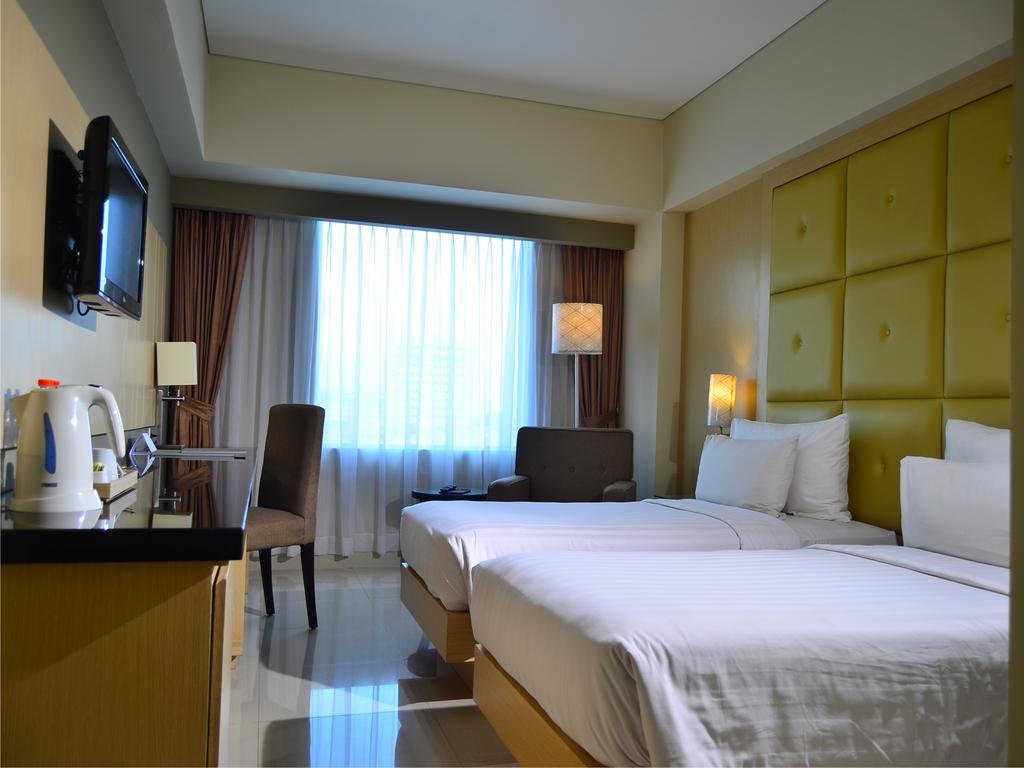Hotel Santika Makassar Exterior foto