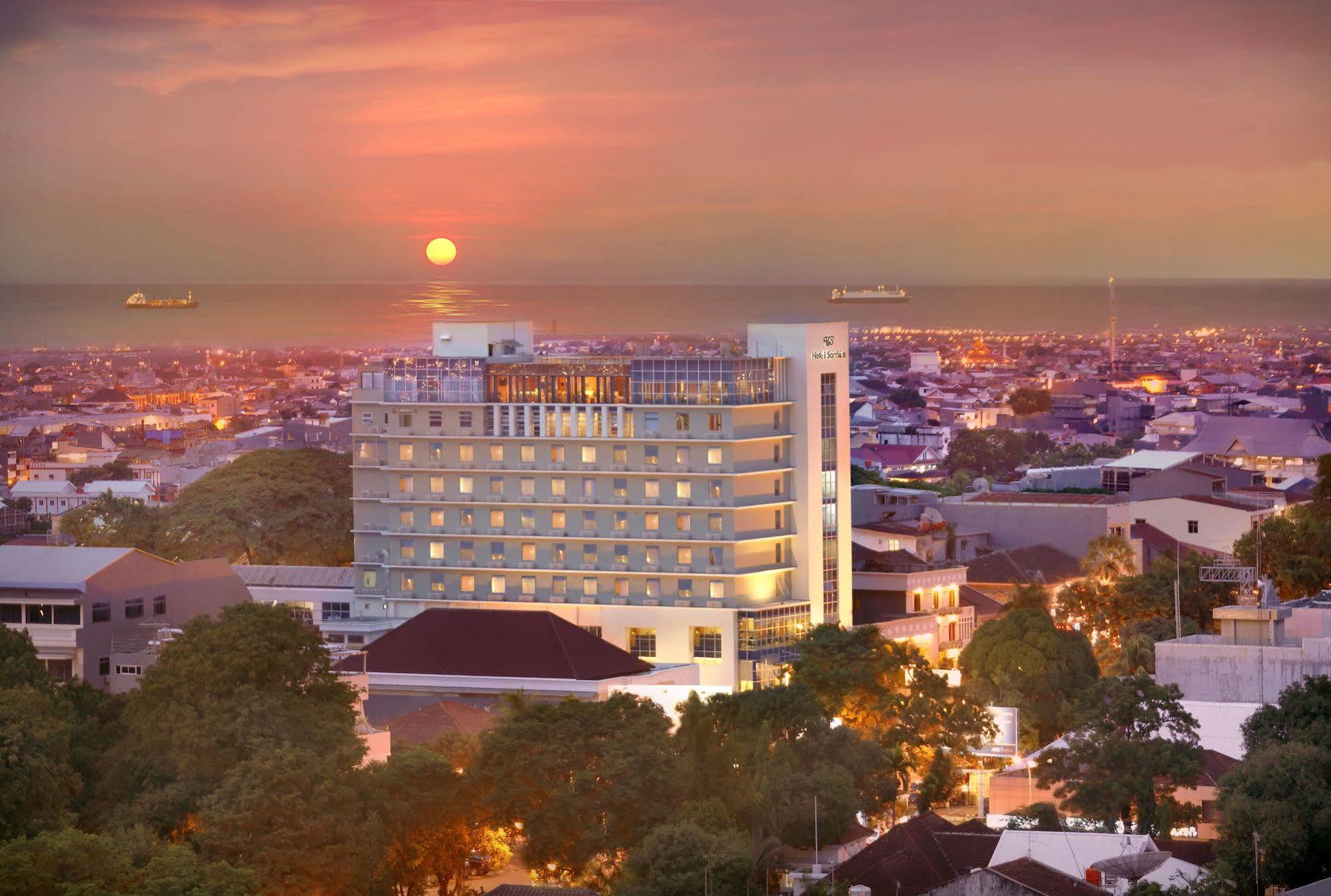 Hotel Santika Makassar Exterior foto